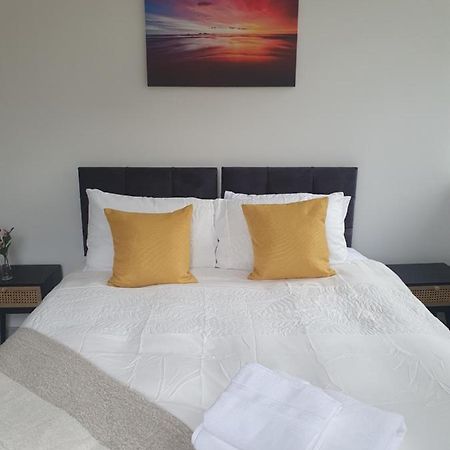1 & 2 Bed Apartments - Desborough, Kettering, Cosy, Parking, Family, Wifi Dış mekan fotoğraf