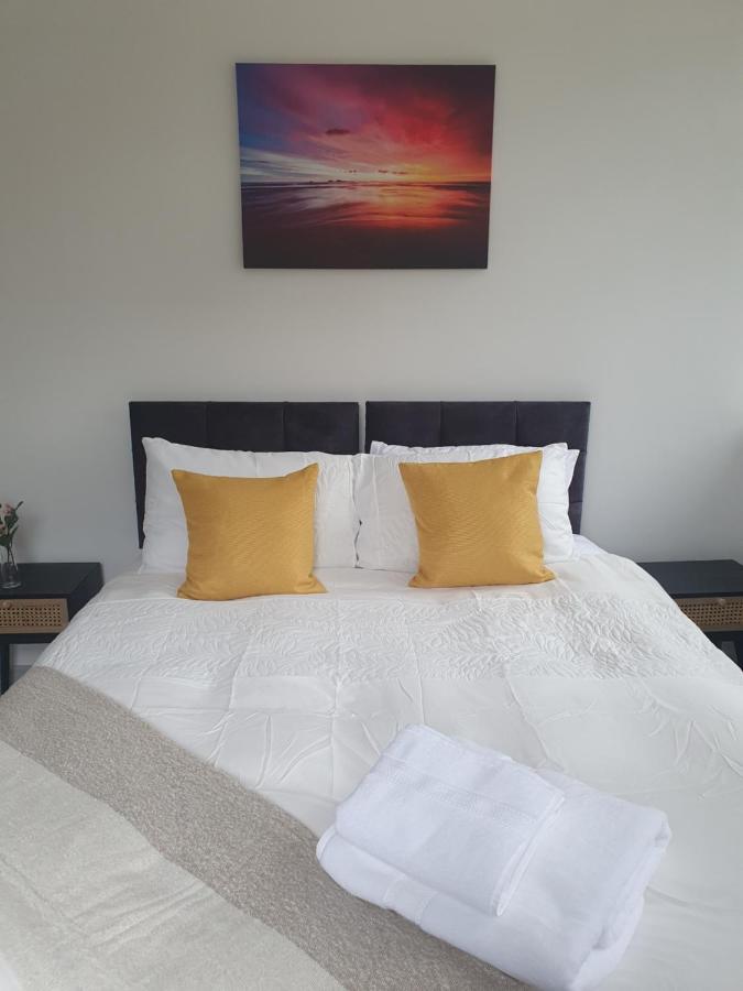 1 & 2 Bed Apartments - Desborough, Kettering, Cosy, Parking, Family, Wifi Dış mekan fotoğraf