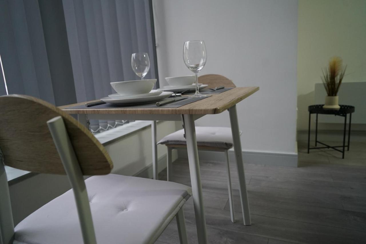 1 & 2 Bed Apartments - Desborough, Kettering, Cosy, Parking, Family, Wifi Dış mekan fotoğraf