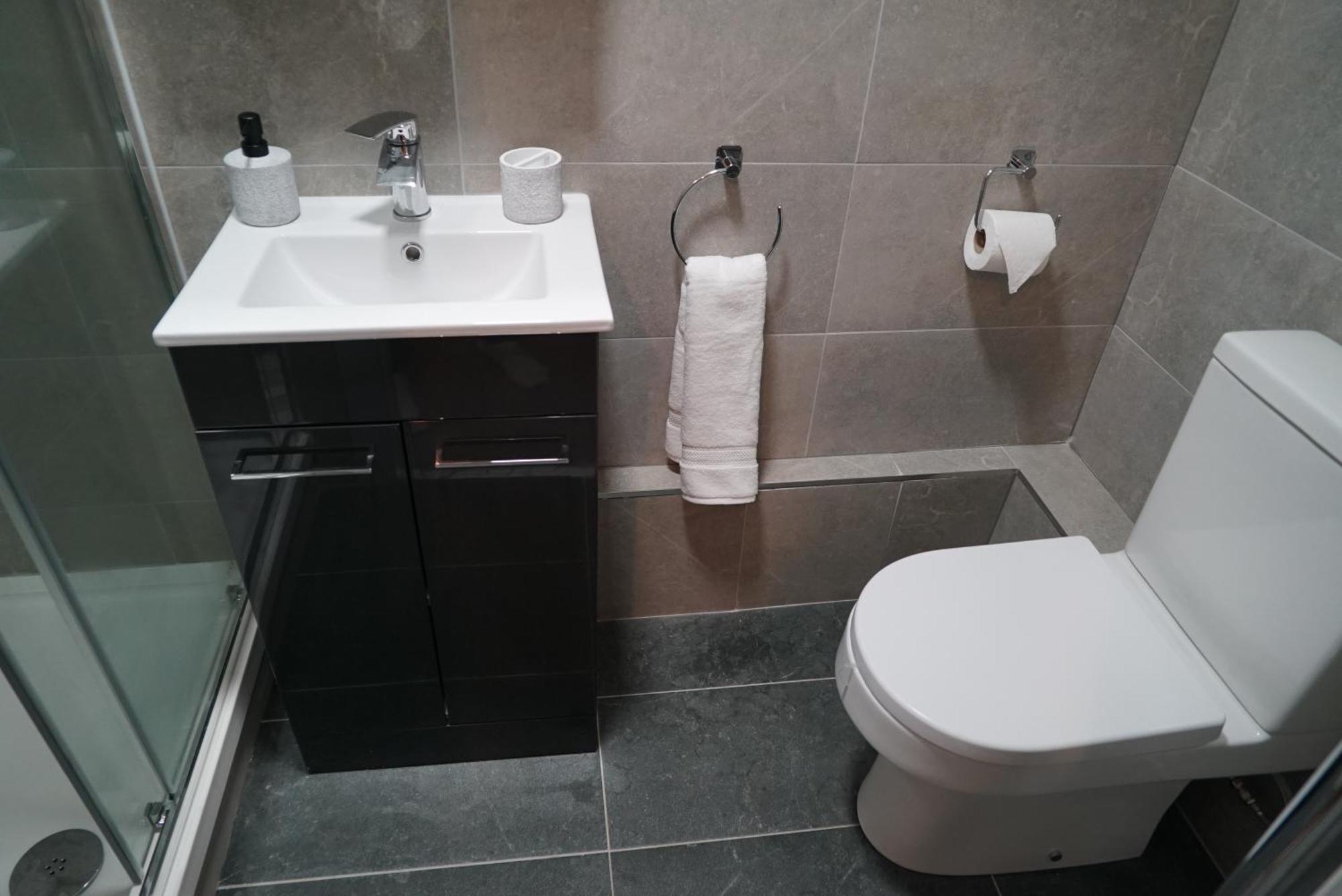 1 & 2 Bed Apartments - Desborough, Kettering, Cosy, Parking, Family, Wifi Dış mekan fotoğraf