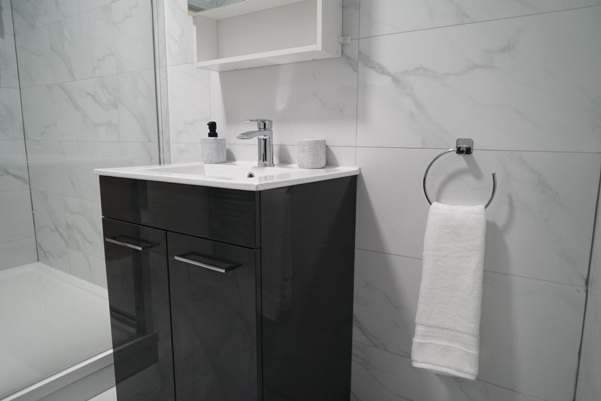 1 & 2 Bed Apartments - Desborough, Kettering, Cosy, Parking, Family, Wifi Dış mekan fotoğraf