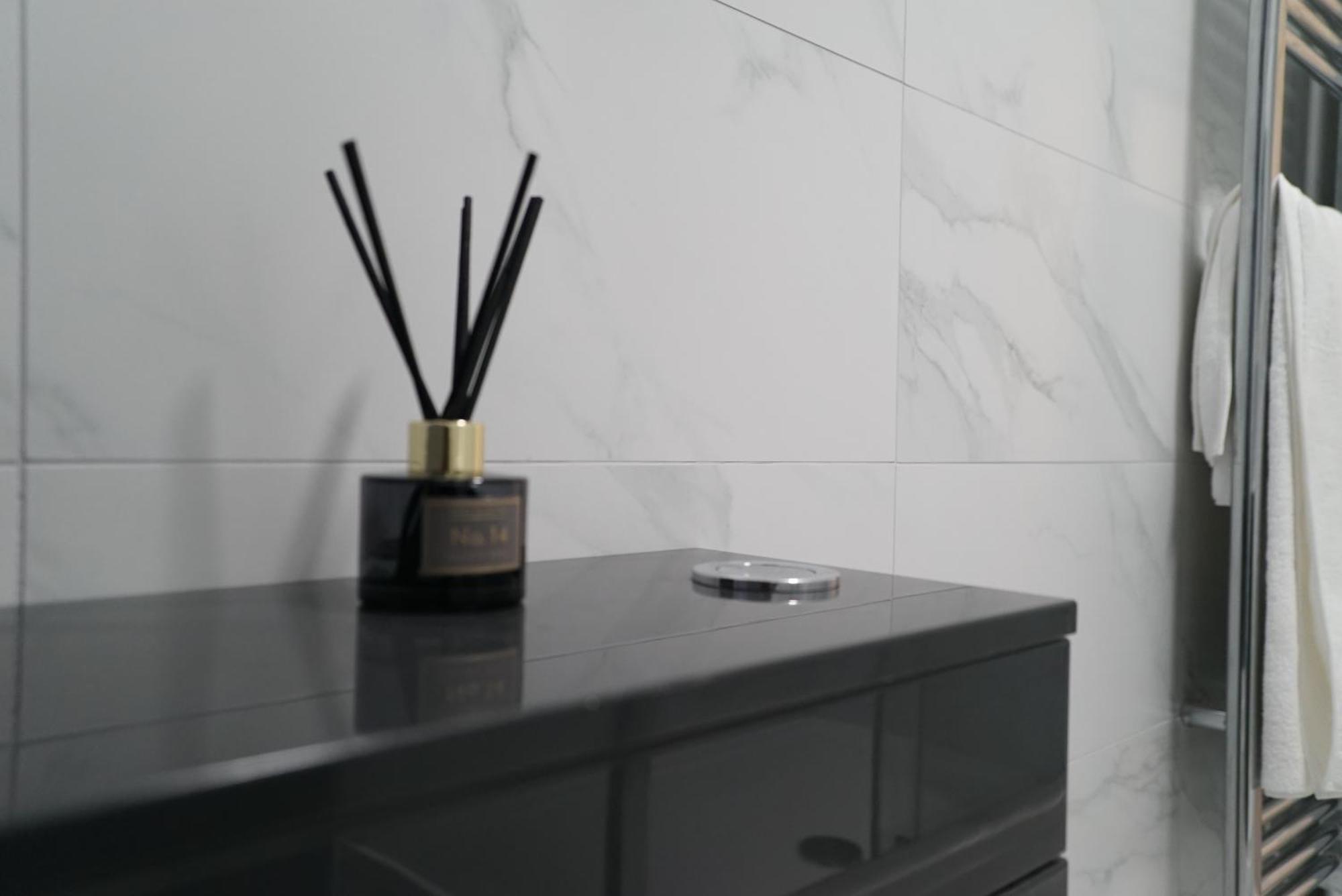 1 & 2 Bed Apartments - Desborough, Kettering, Cosy, Parking, Family, Wifi Dış mekan fotoğraf