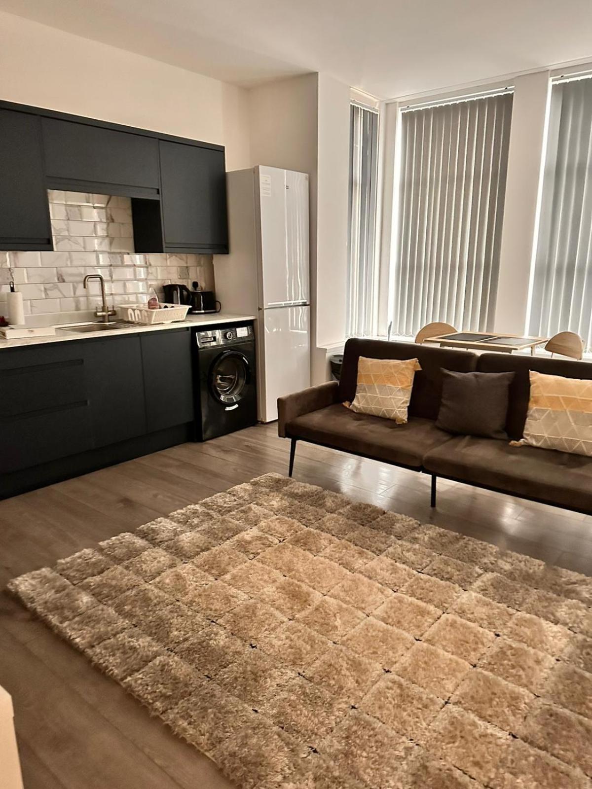 1 & 2 Bed Apartments - Desborough, Kettering, Cosy, Parking, Family, Wifi Dış mekan fotoğraf